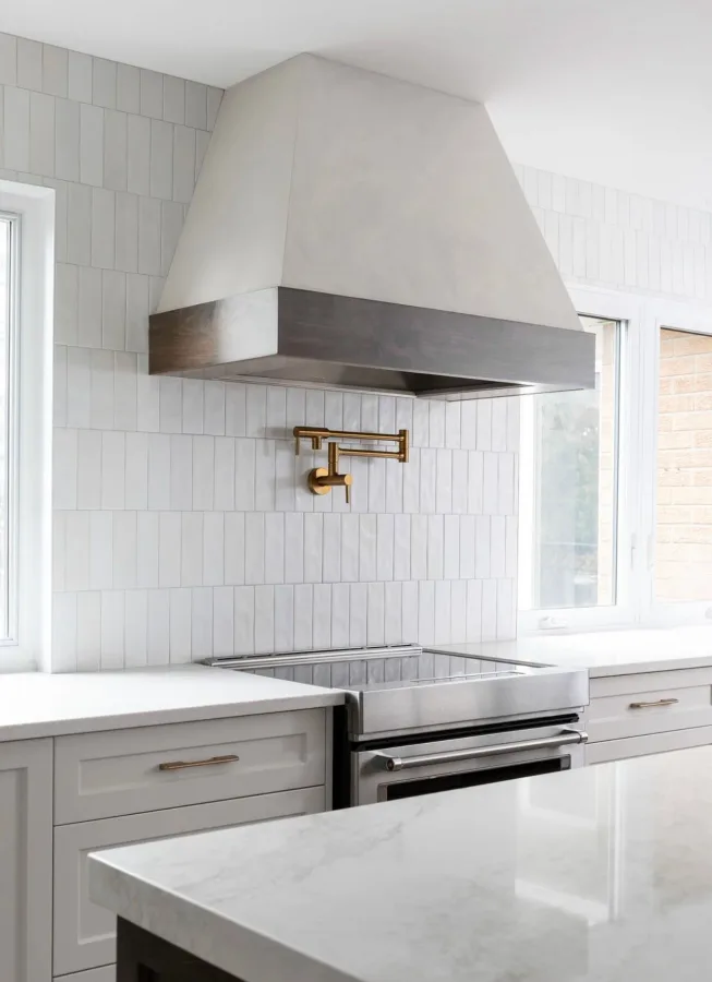 Minimal White Kitchen by Go Hard Corporation